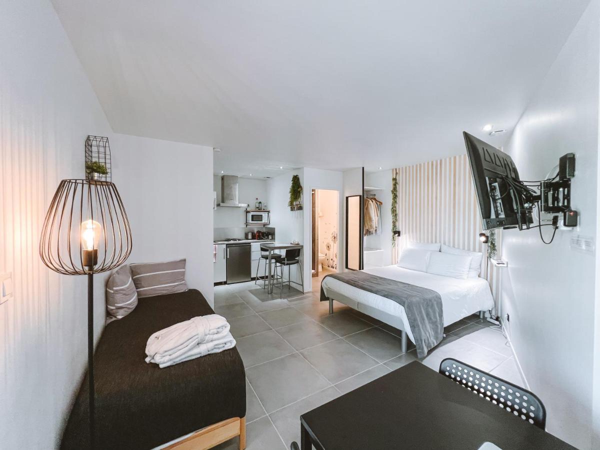 Hotel GEST-LOC LOCATION MEUBLÉE Sky - JARDIN&TERRASSE PRIVATIVE - PARKING PRIVÉ Laveyron Exterior foto